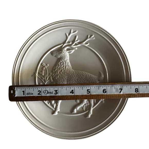 POTTERY BARN EMBOSSED REINDEER 8” SALAD PLATES - Picture 5 of 13